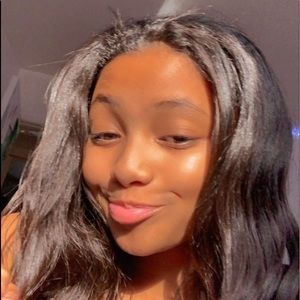 Meet your Posher, Mia